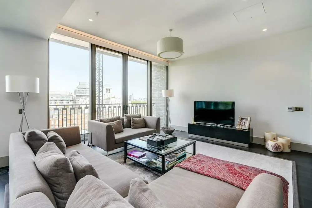 Signature Westminster Apartment