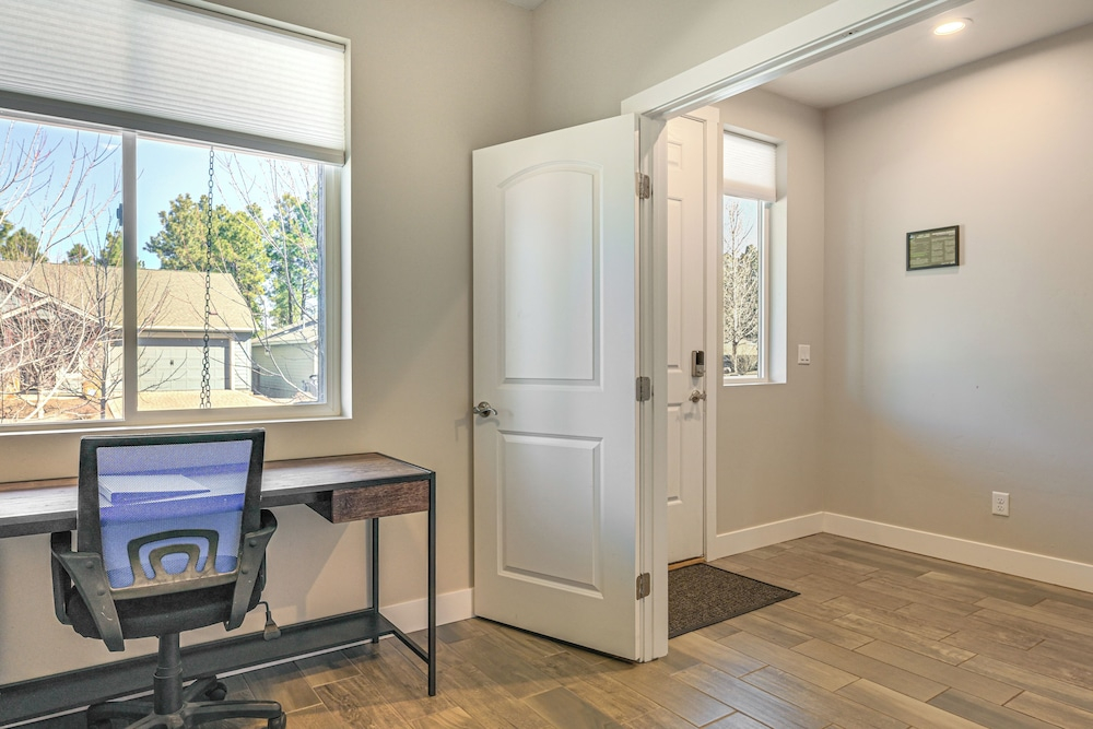 Family Home w/ Game Room, 3 Mi to Dtwn Flagstaff