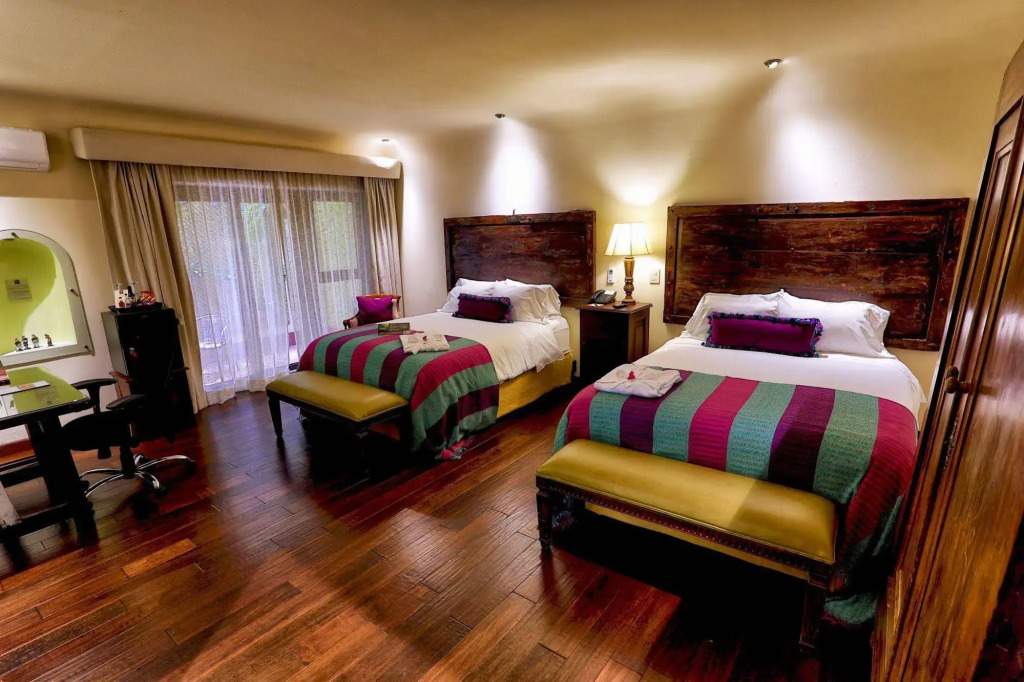 Pensativo House Hotel