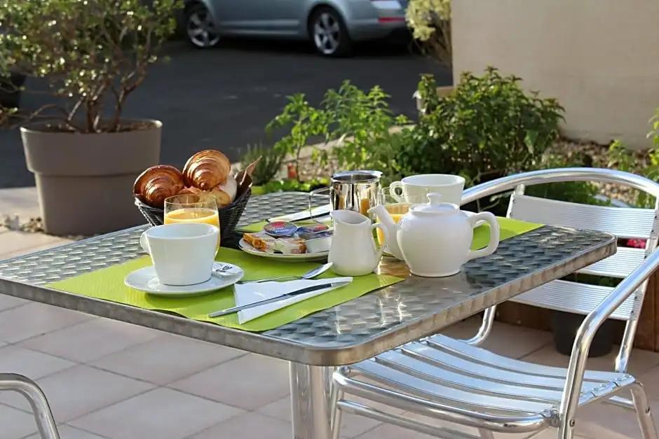 Hôtel LES TERRASSES