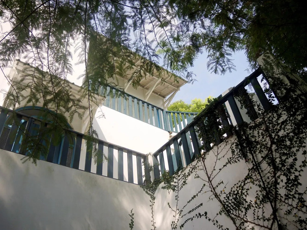 Full blossoms Garden House