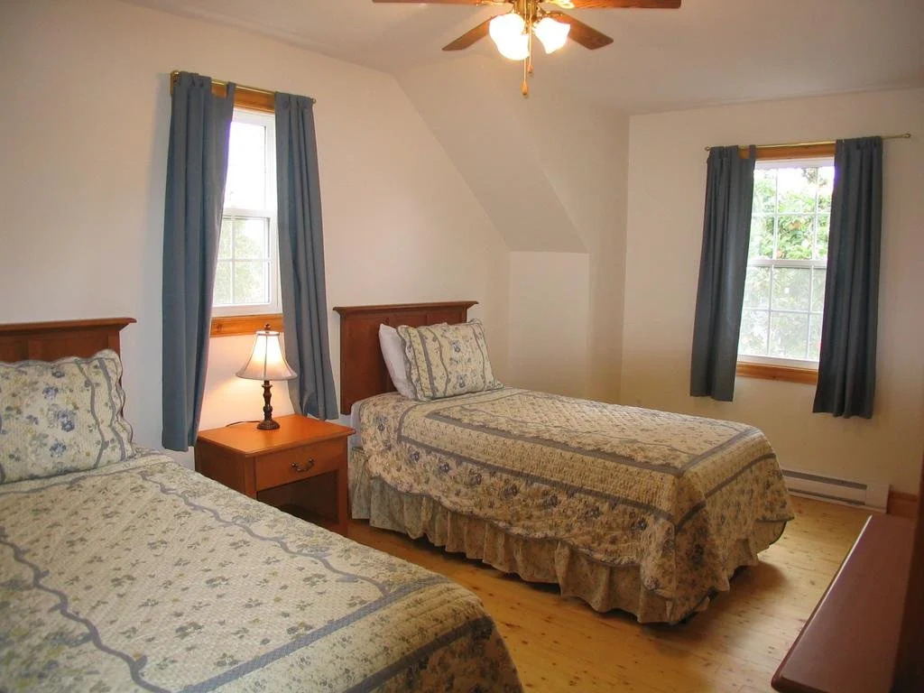 Shining Waters - Ingleside Cottages