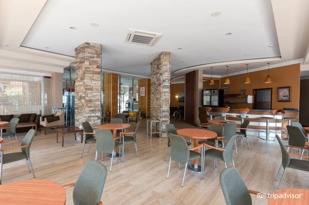 Riviera Hotel & Spa