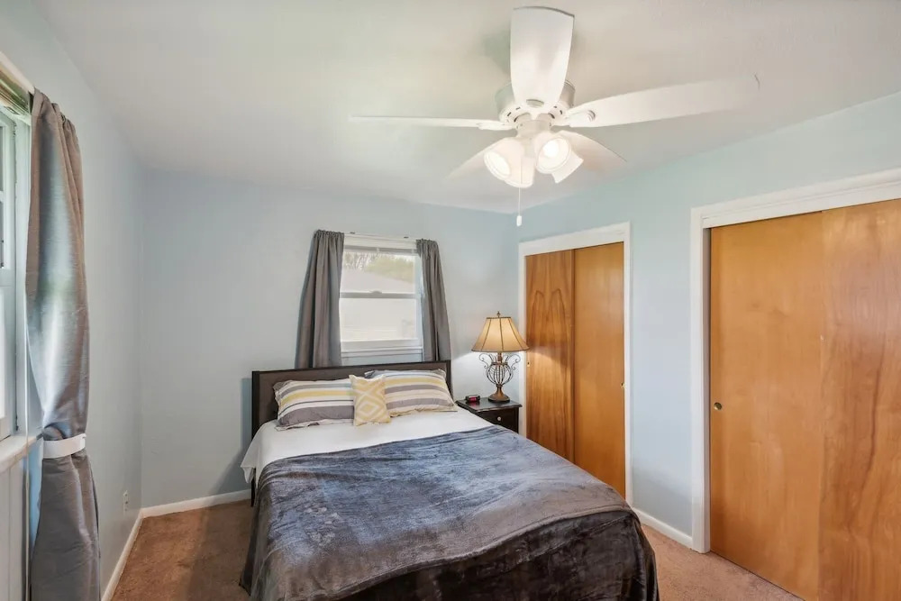 Elkhart Haven: Cozy Family Retreat 3 Bedroom Home by RedAwning