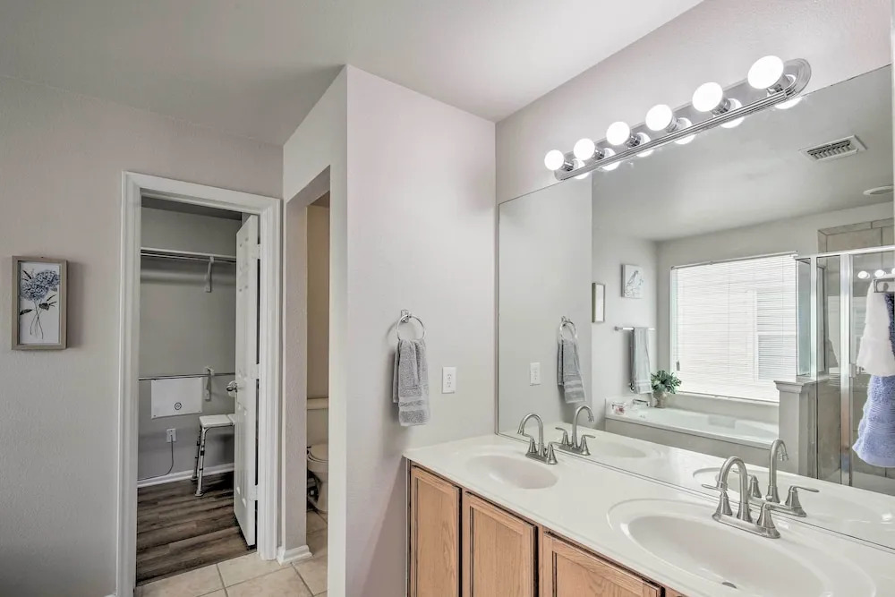 San Antonio Getaway w/ Game Room, Near Seaworld!
