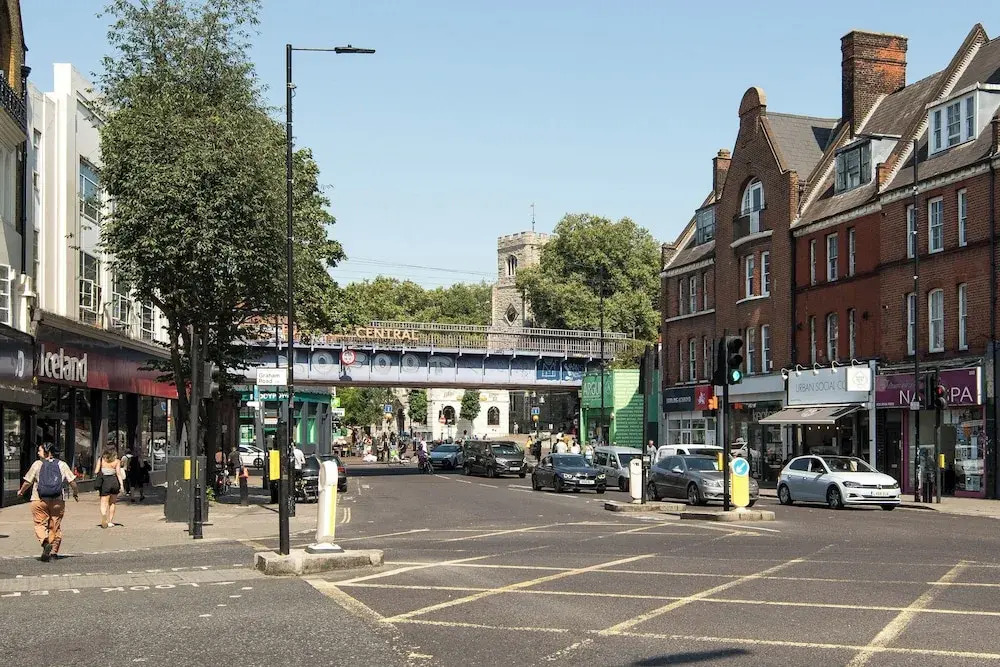 2Bd London Flat - City Buzz & Parkside Serenity