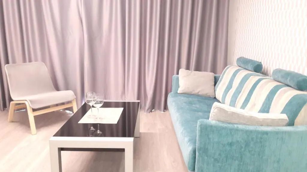 Apartment with one bedroom in Las Lagunas de Mijas with shared pool furnished terrace and WiFi 7 km from the beach