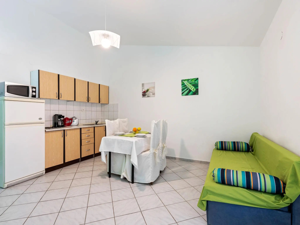 Apartment in Jasenice Near Maslenica Beach