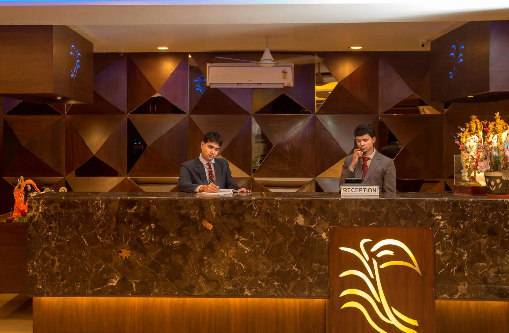 Shanti Seva Dham - The Religious Stay At Priyakant Ju Temple Vrindavan