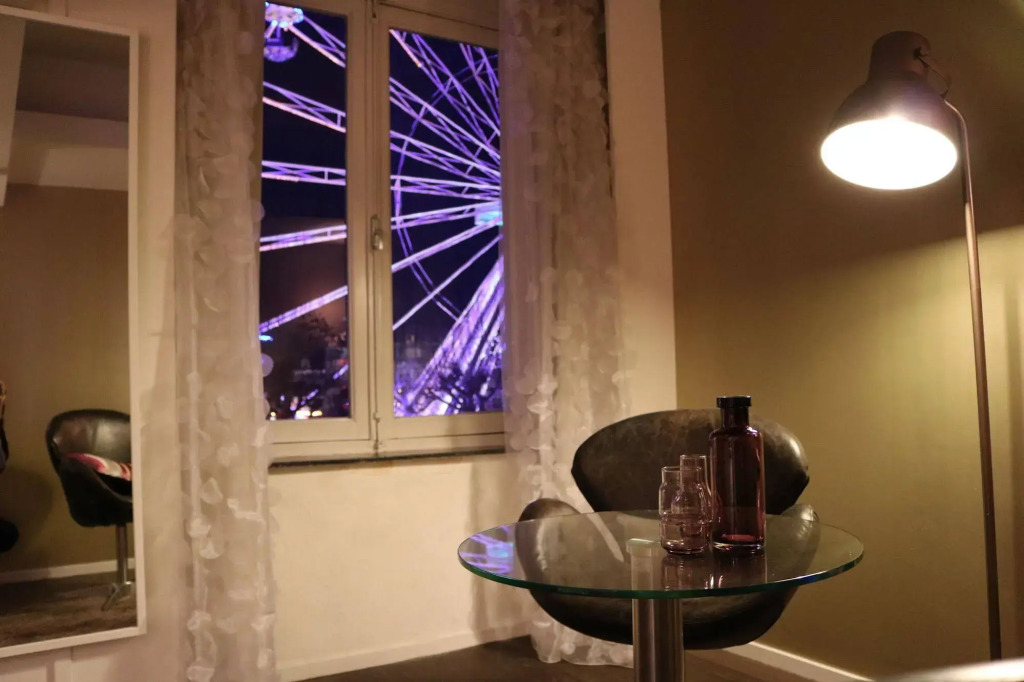 Hotel Vrythof - just a room - digital check-in, key by email or SMS