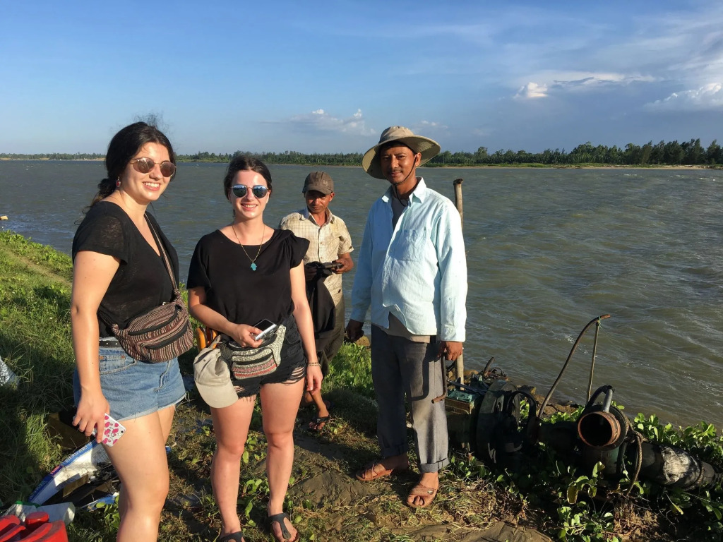 Riverside Hamlet Homestay & Villa