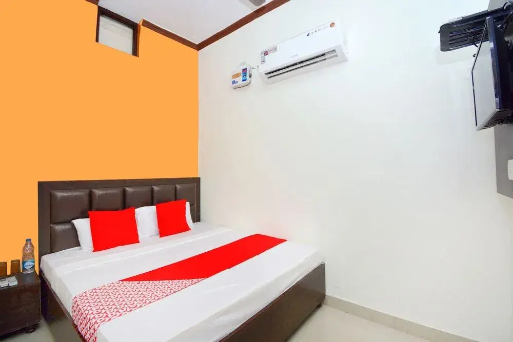 OYO 43291 Br Guest House