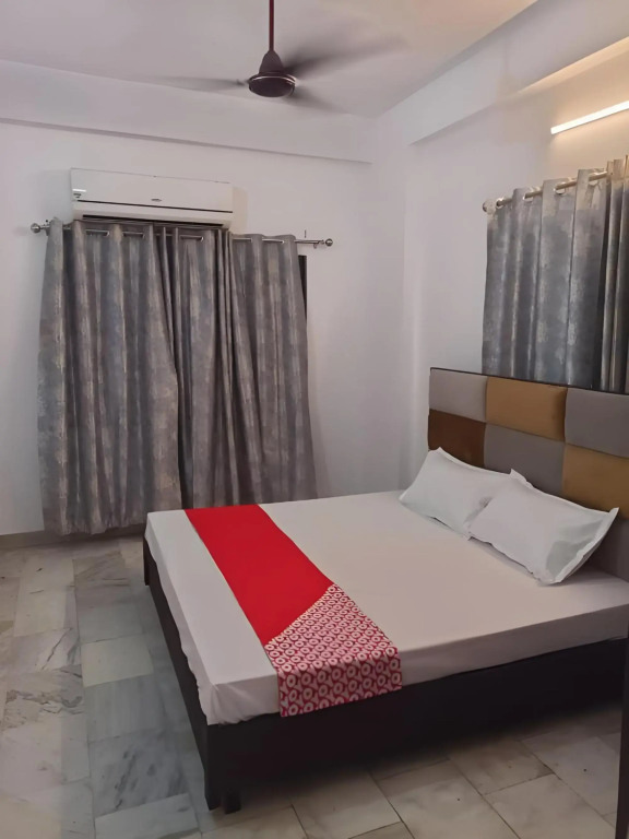 OYO 70049 Hotel Pearl Inn