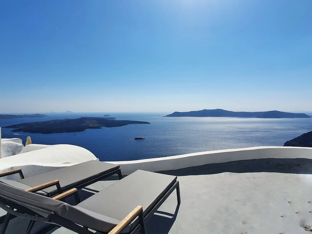 Karpimo Scenery - Caldera Sunset View - Private Hot Tub - Firostefani