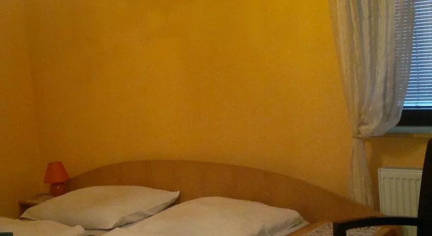 THE Z ACCOMMODATION