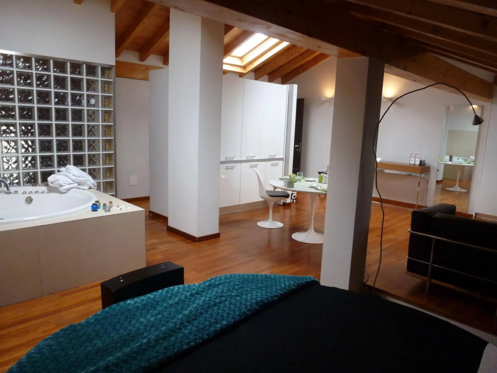 Parizzi Suites&Studio Restaurant