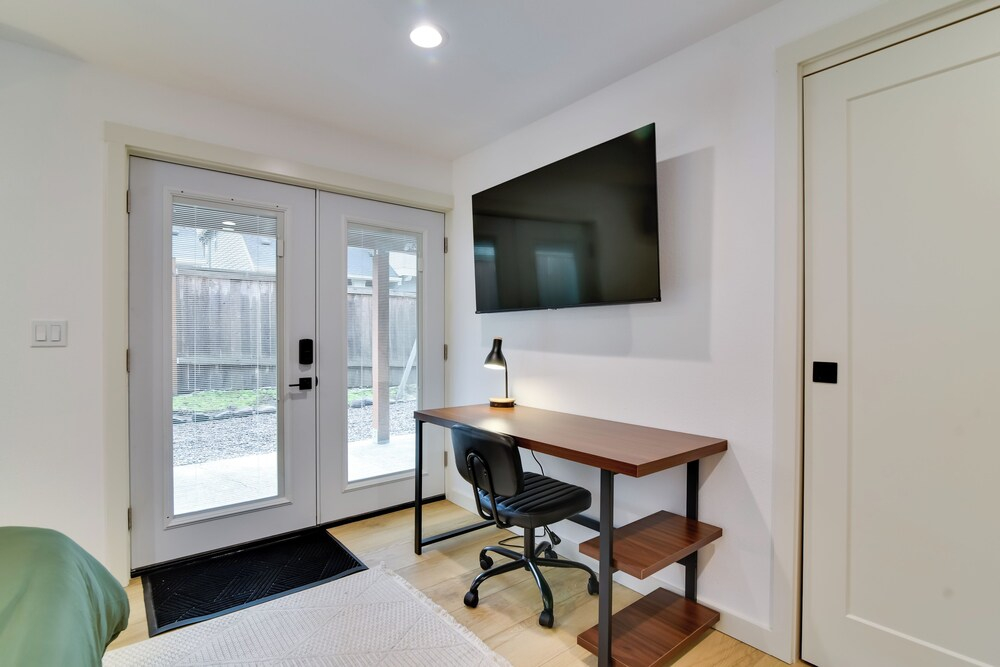 Healthcare Workers' Home Base! Portland Apt