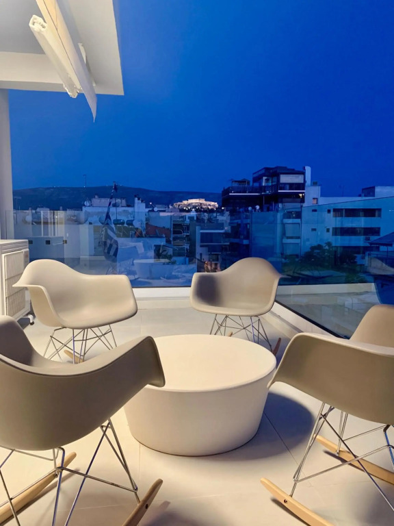 Fab New Flat in Central Athens w/ Acropolis Views