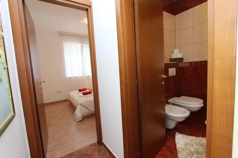 Apartments Lola