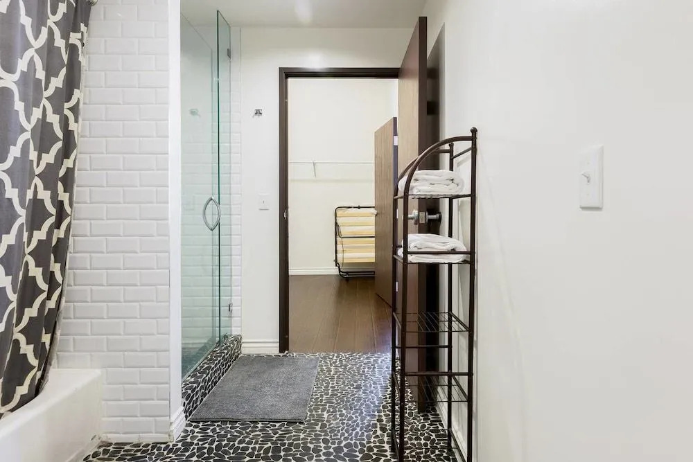 Visit La Live From A Spacious Industrial Loft