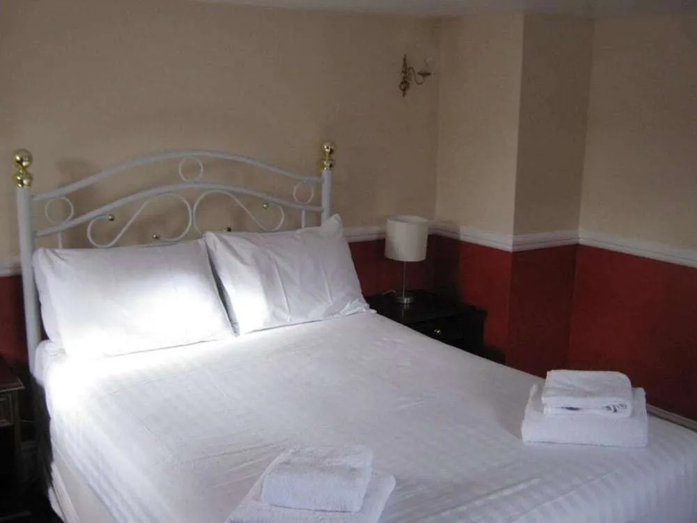 Rose and Crown Hotel