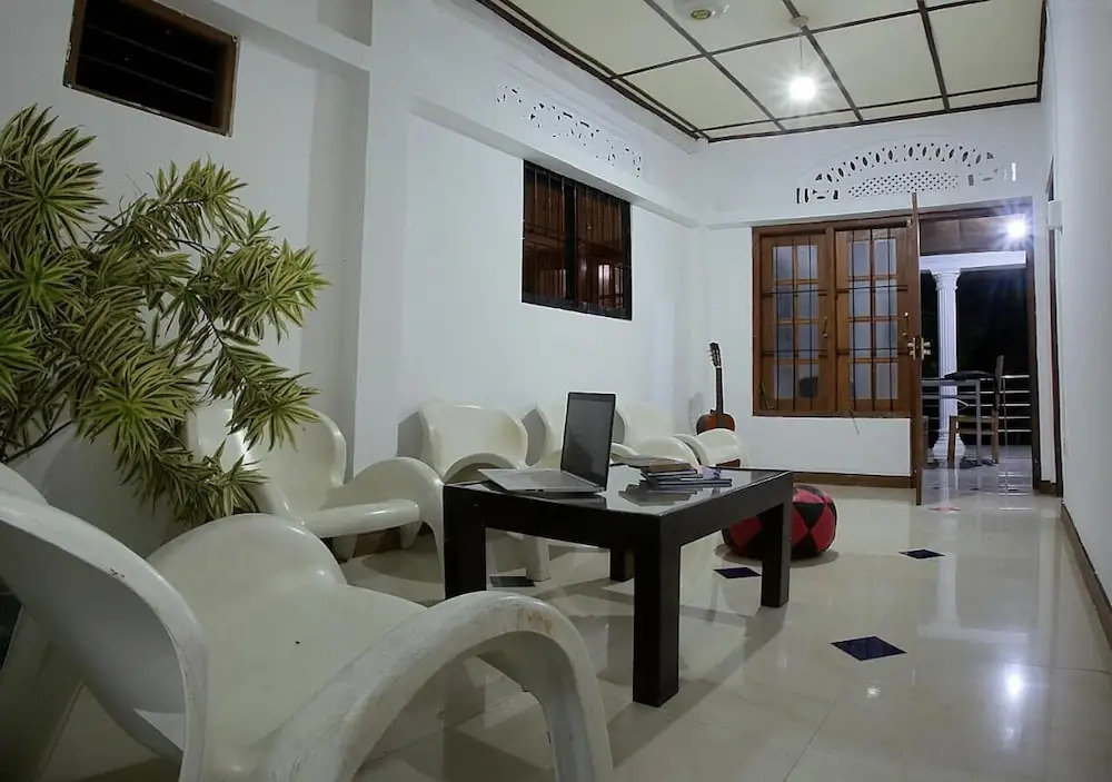 Aura City Hostel