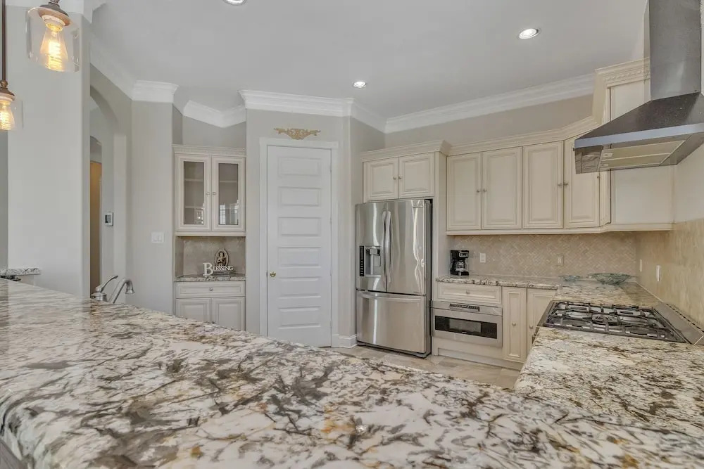 Charming 2 Story Retreat 2 Bedroom Home by RedAwning