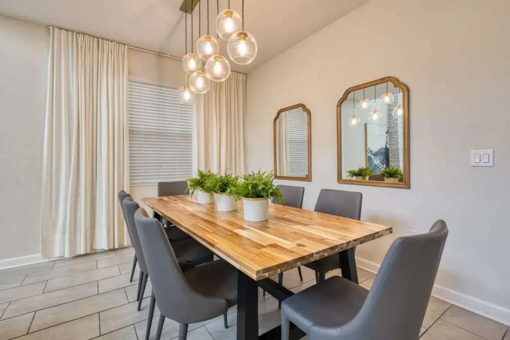 Luxury 5 bedroom House near Disney and Attractions