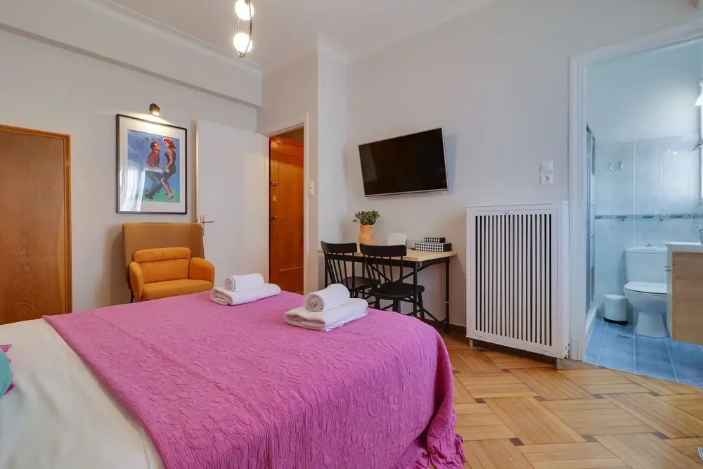 Parliament Syntagma Apartment by Living-Space