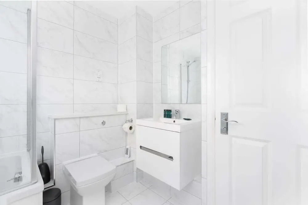 Modern 2 Bed, for up to 4, Excel/city Airport