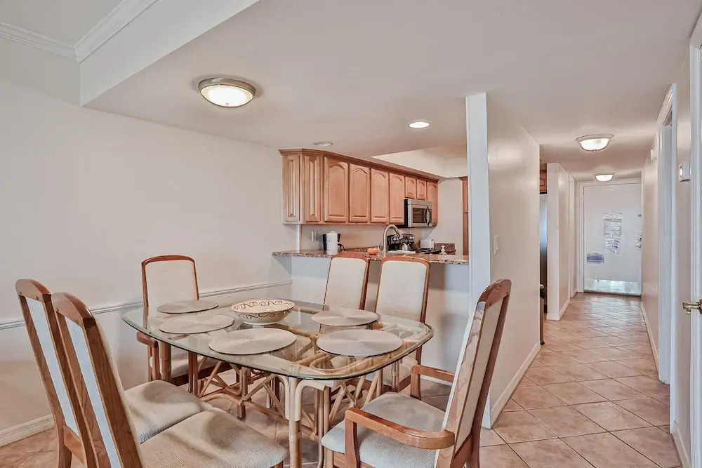 Oceanfront Townhouse With Shared Pools, Ocean View, Wifi, W/d, and Central AC