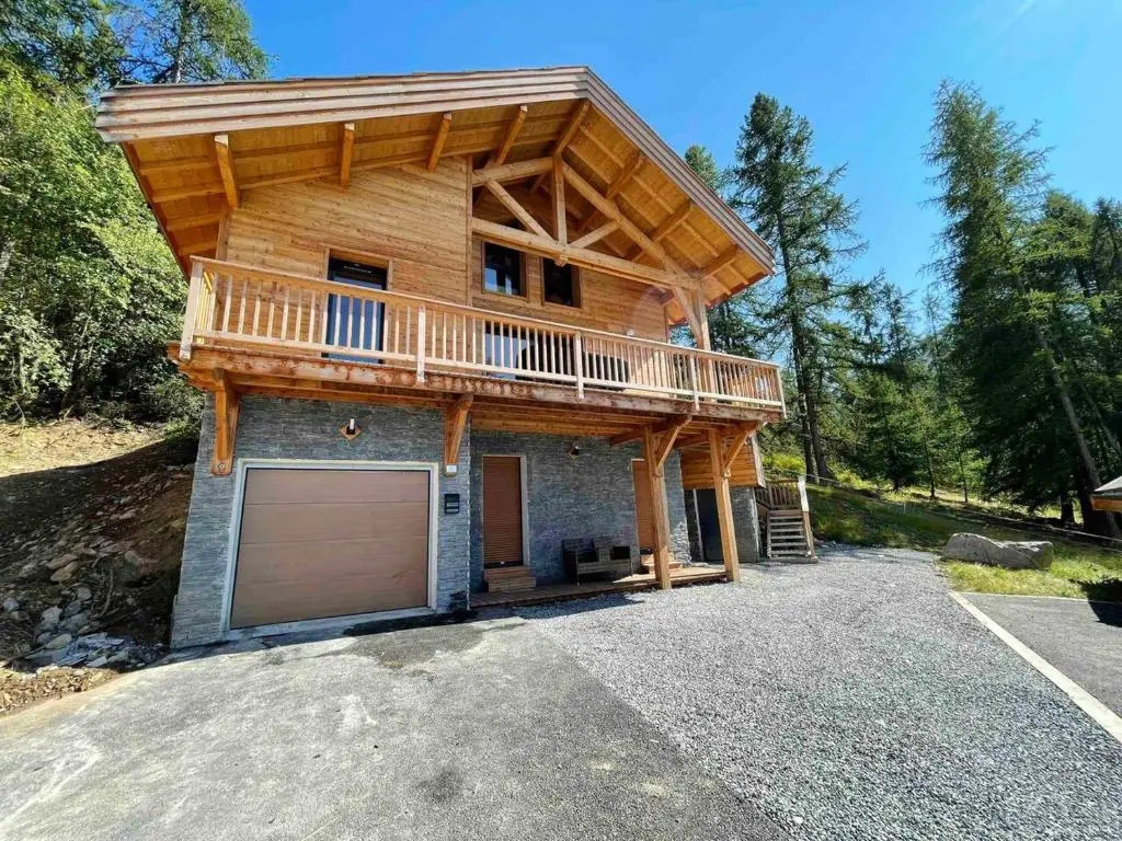 Chalet de 5 chambres avec sauna jardin clos et wifi a Les Orres