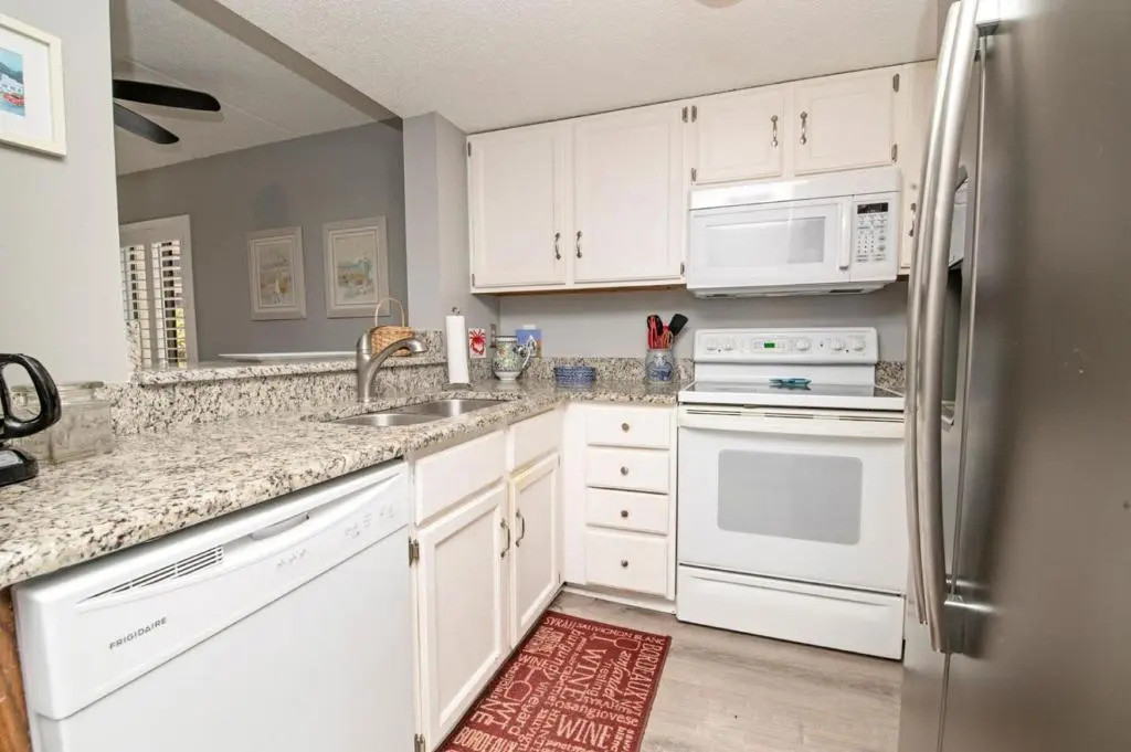 5112 Near Ocean 1st Floor SE
