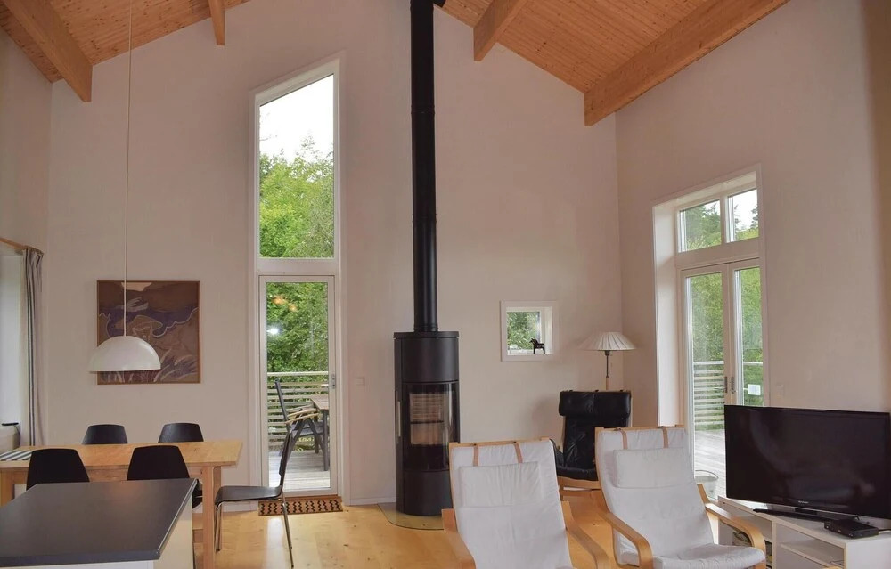 Cozy Home In Vetlanda With Wifi