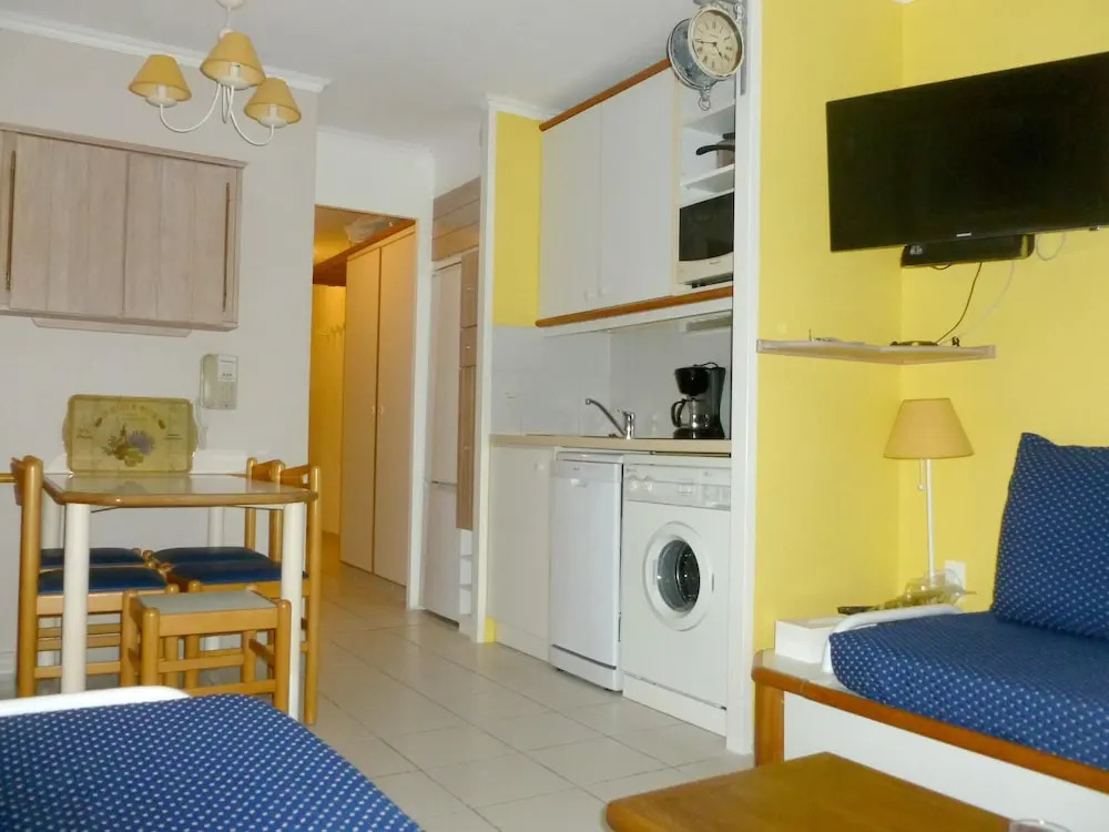 Apartment With one Bedroom in Agay, With Wonderful sea View, Pool Acce