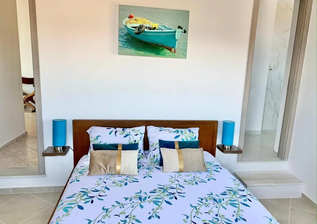 Sea view 4 bedrooms, 3 bathrooms Cottage