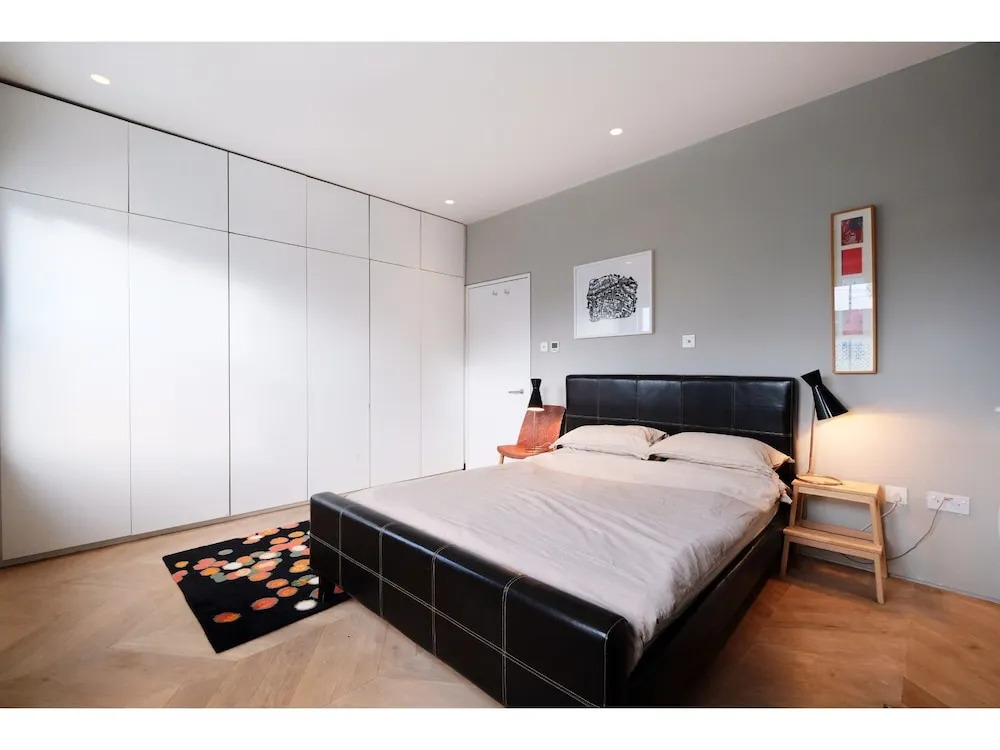 Spacious Modern 3 bed Architect-designed House