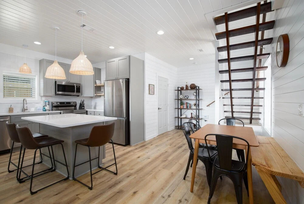 213 Laguna St - Red Door Relaxin by Blue Swell