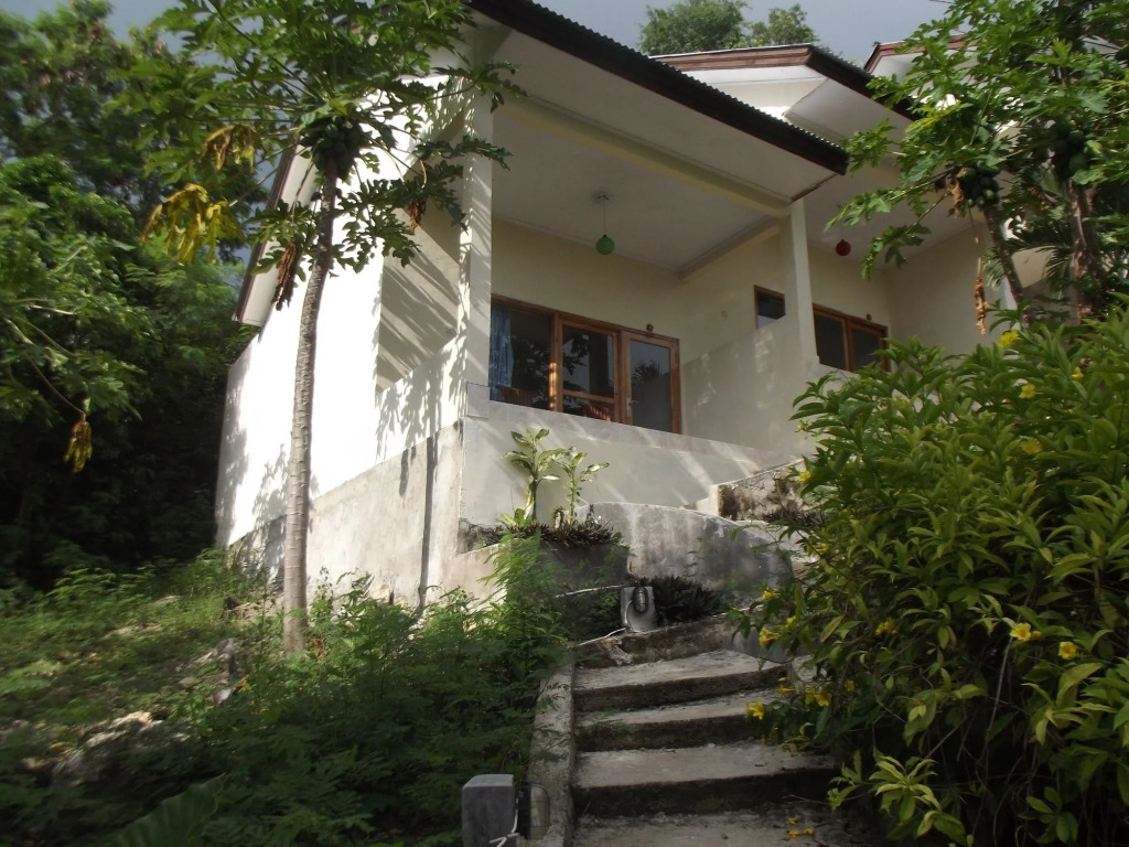 CF Komodo Hotel