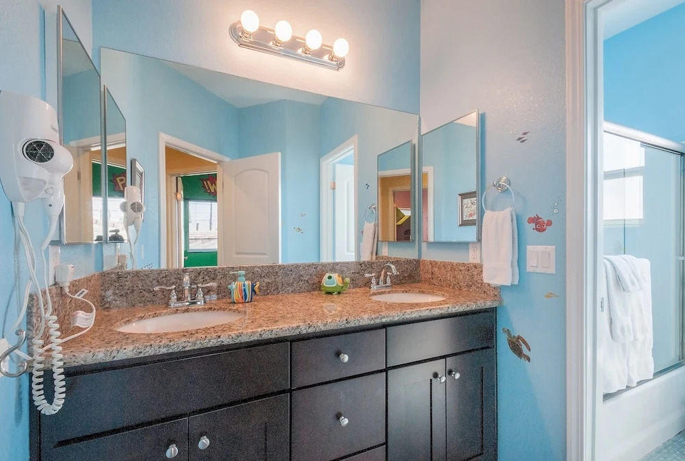 La Casa de Mickey 6 Bedrooms 4 Bathrooms Home