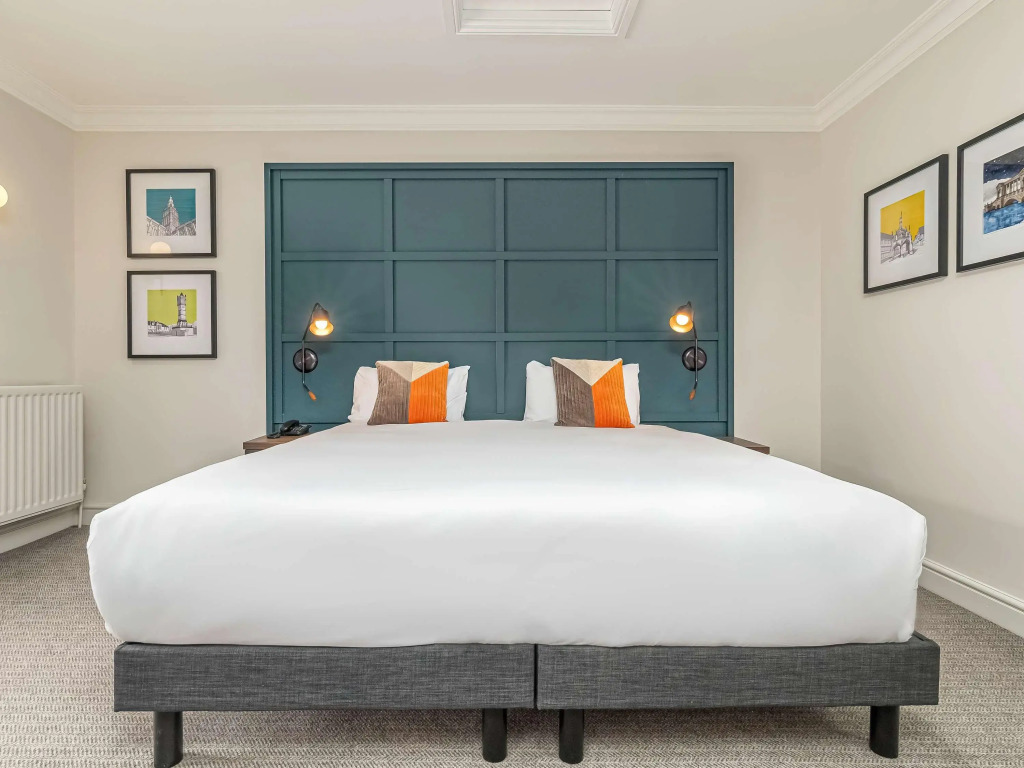Mercure Salisbury White Hart Hotel & Apartments