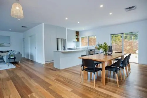 Mollys Beach House: