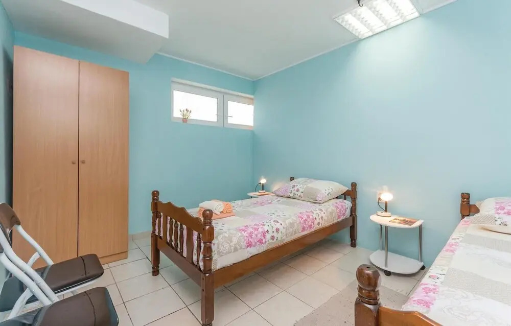 Beautiful Home in Nadin With Wifi and 3 Bedrooms