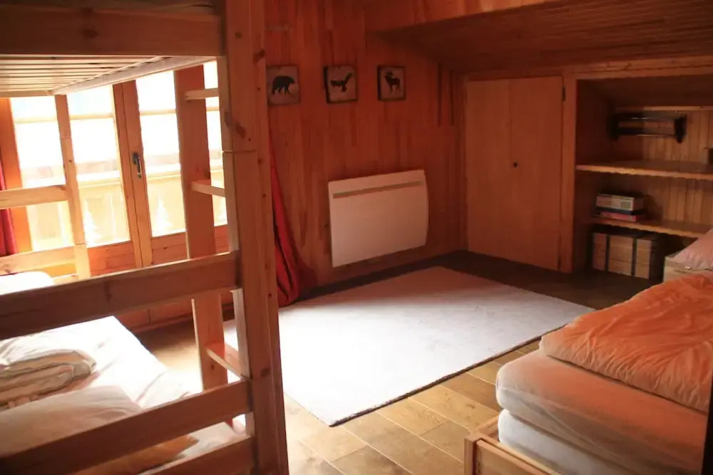 Apartment With Parking in Chatel