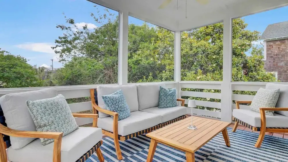 Be a Sullivans Local! 1307 Cove Avenue by Avantstay Pool + Outdoor Living