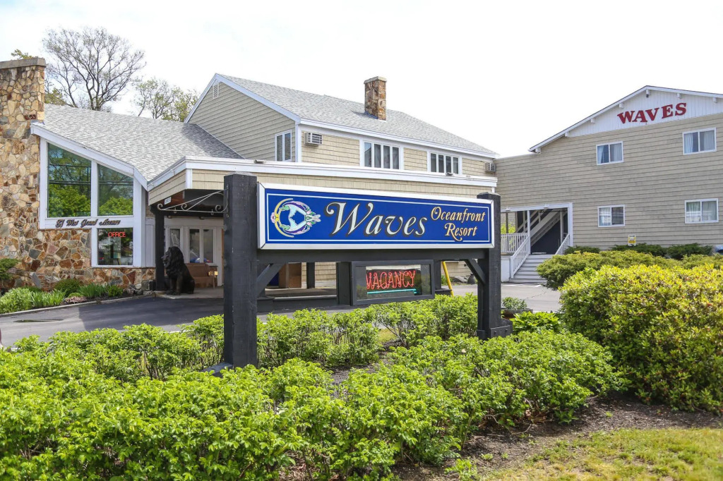 Waves Oceanfront Resort