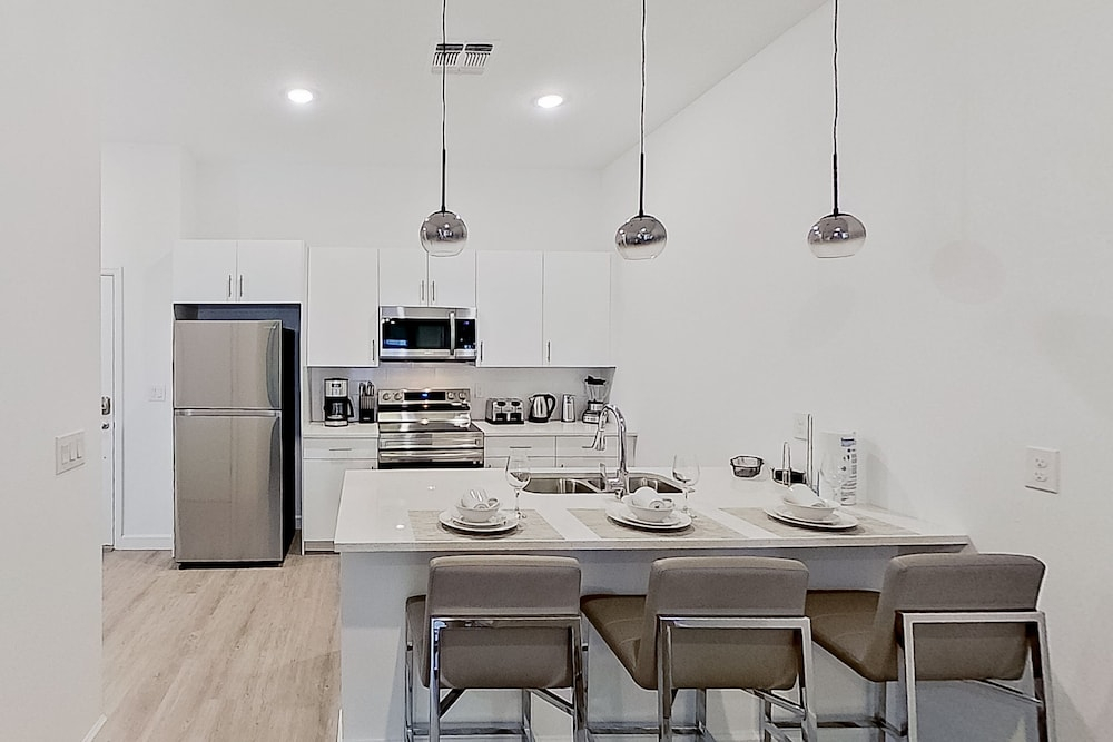 Dog-friendly Radiant & Modern Townhome With Private Pool, Patio, AC, & W/D