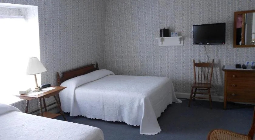 Shaws Hotel & Cottages