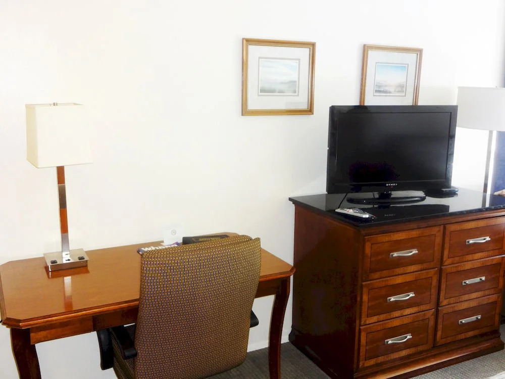 University Motel Suites
