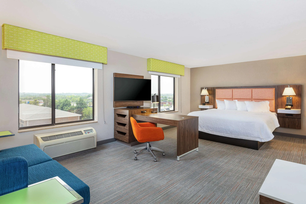 Newly Renovated Hampton Inn Omaha West Lakeside